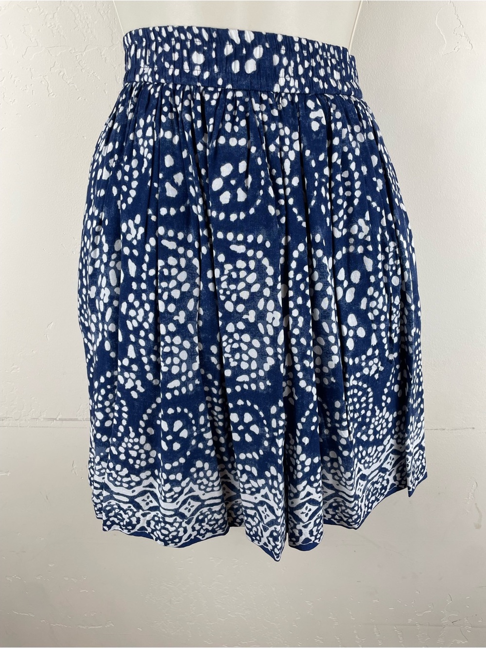 Vince Camuto Navy and White Printed Circle Flowy Skirt